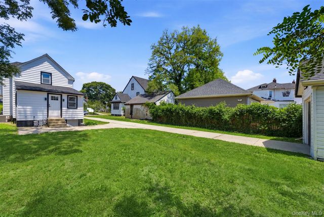 135 Whaley Street, Freeport, NY 11520