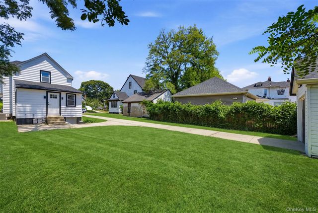 135 Whaley Street, Freeport, NY 11520