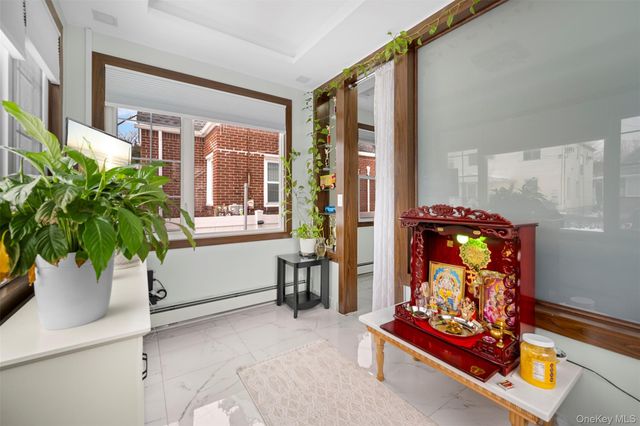 35 Barwick Street, Floral Park, NY 11001