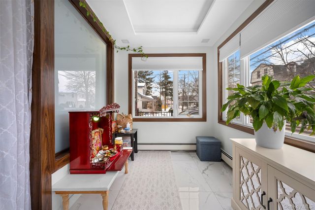 35 Barwick Street, Floral Park, NY 11001