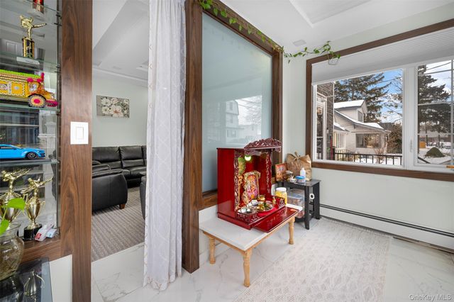 35 Barwick Street, Floral Park, NY 11001