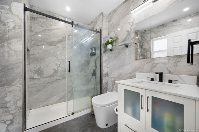 35 Barwick Street, Floral Park, NY 11001