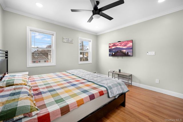 35 Barwick Street, Floral Park, NY 11001