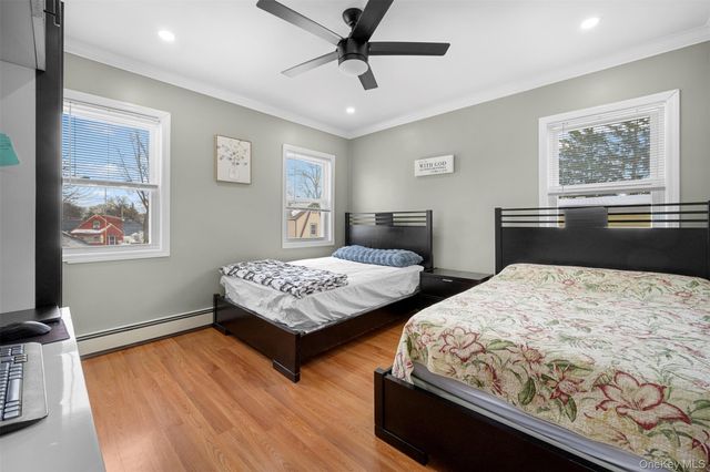 35 Barwick Street, Floral Park, NY 11001