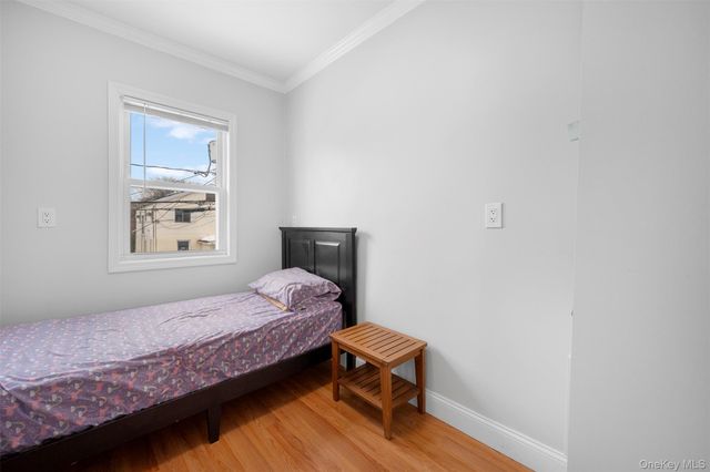 35 Barwick Street, Floral Park, NY 11001