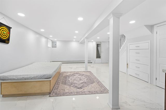 35 Barwick Street, Floral Park, NY 11001