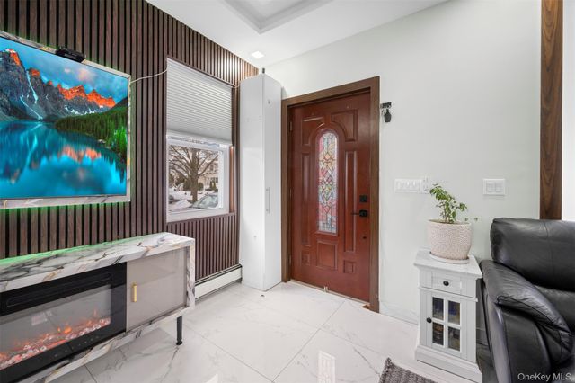 35 Barwick Street, Floral Park, NY 11001