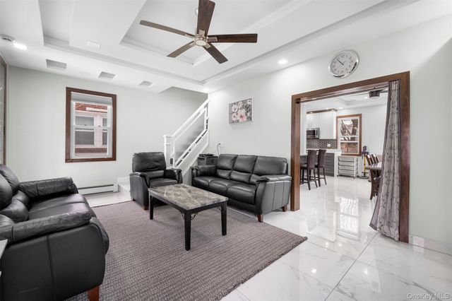 35 Barwick Street, Floral Park, NY 11001