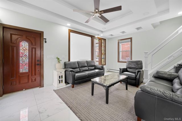 35 Barwick Street, Floral Park, NY 11001