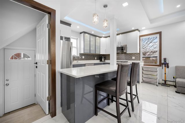 35 Barwick Street, Floral Park, NY 11001