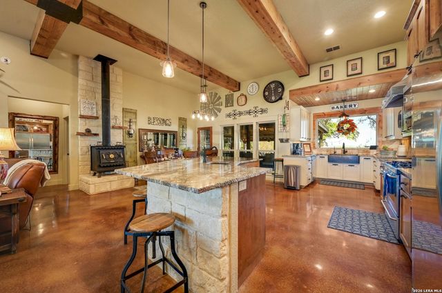 316 GO AWAY RD, Blanco, TX 78606