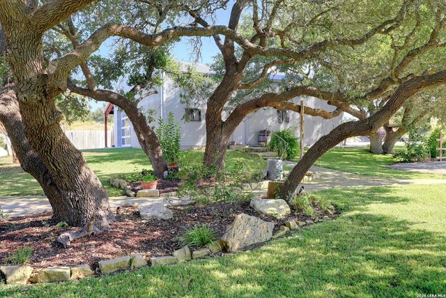 316 GO AWAY RD, Blanco, TX 78606