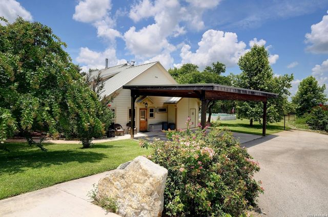 316 GO AWAY RD, Blanco, TX 78606