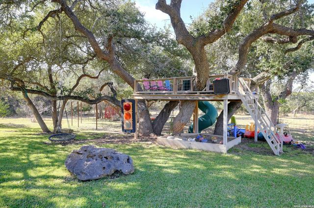 316 GO AWAY RD, Blanco, TX 78606
