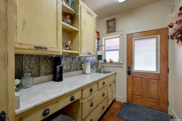 316 GO AWAY RD, Blanco, TX 78606
