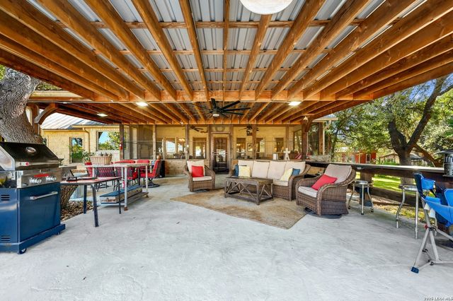 316 GO AWAY RD, Blanco, TX 78606