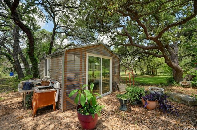 316 GO AWAY RD, Blanco, TX 78606
