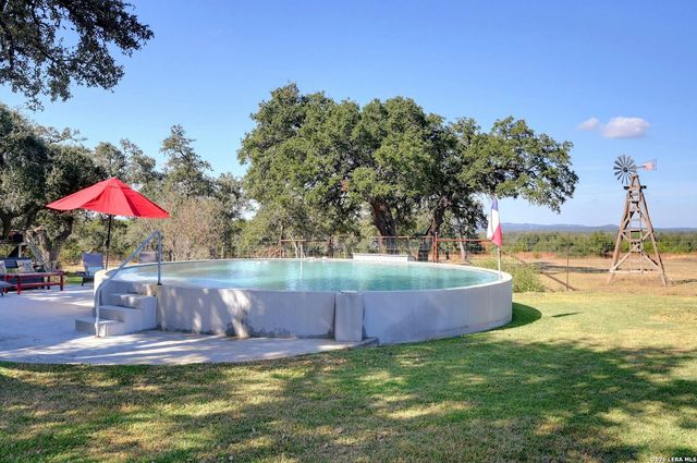316 GO AWAY RD, Blanco, TX 78606