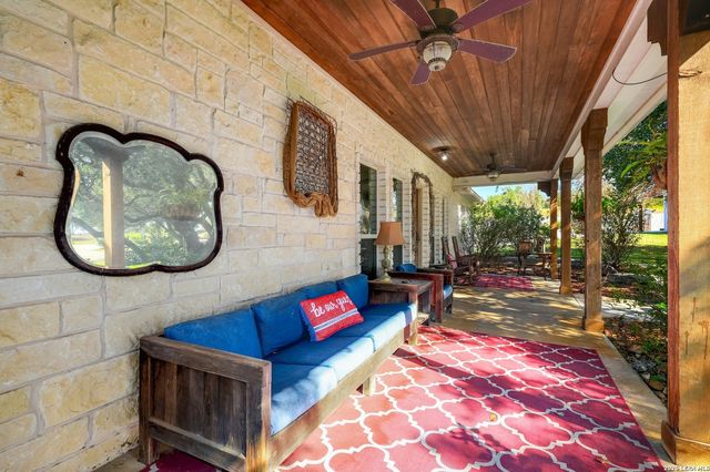 316 GO AWAY RD, Blanco, TX 78606