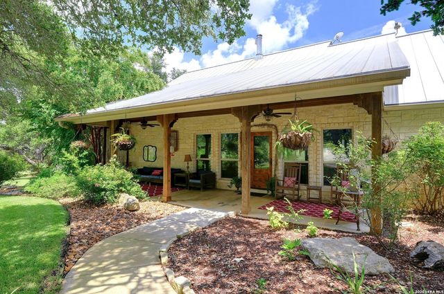316 GO AWAY RD, Blanco, TX 78606