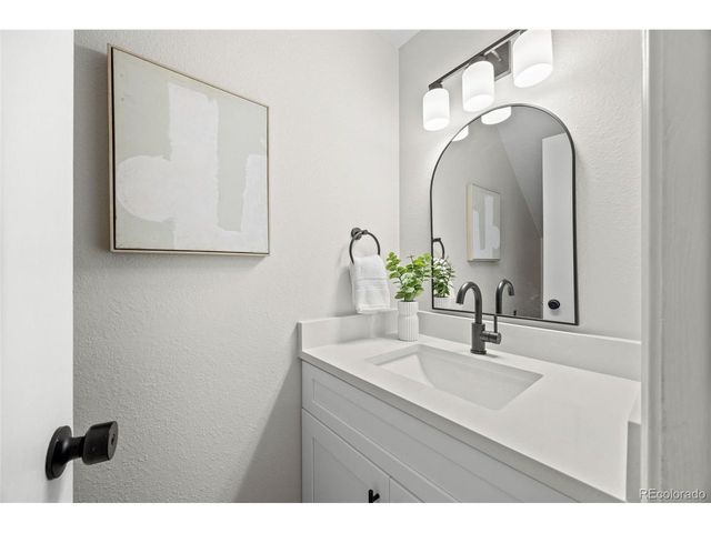 1982 Newland Ct, Lakewood, CO 80214