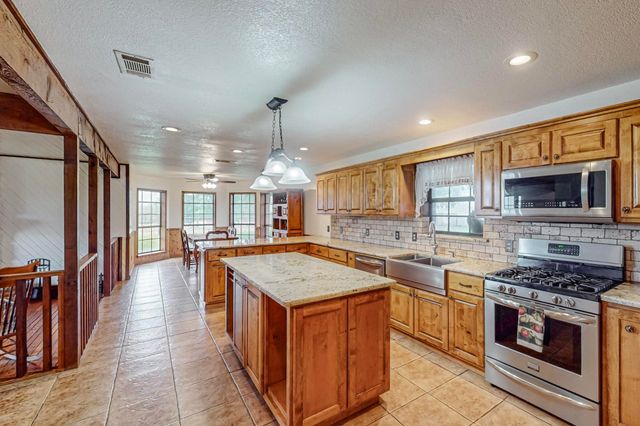 9657 County Road 1222, Rio Vista, TX 76093