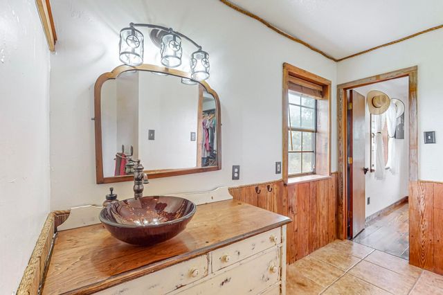 9657 County Road 1222, Rio Vista, TX 76093