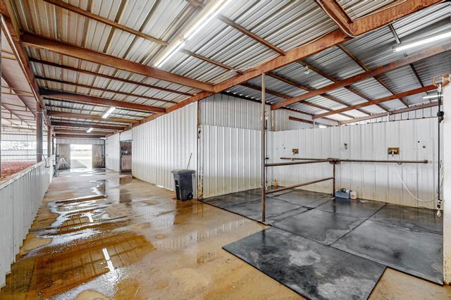 9657 County Road 1222, Rio Vista, TX 76093