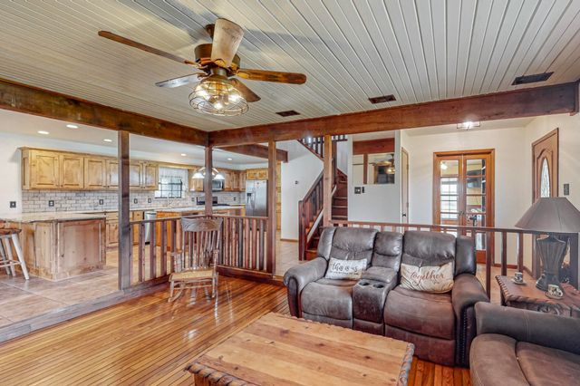 9657 County Road 1222, Rio Vista, TX 76093
