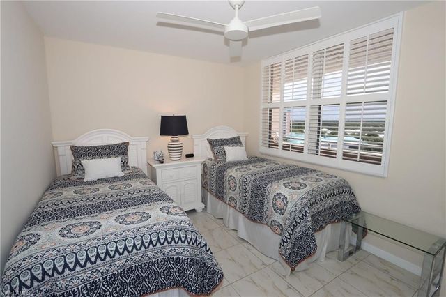 5550 Heron Point DR 902, Naples, FL 34108