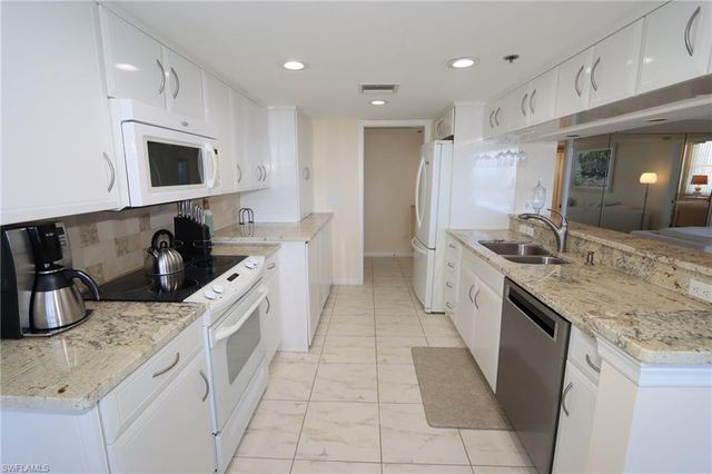 5550 Heron Point DR 902, Naples, FL 34108