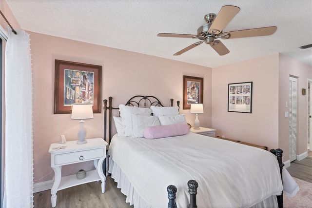 667 BIRD BAY CIRCLE 96, Venice, FL 34285