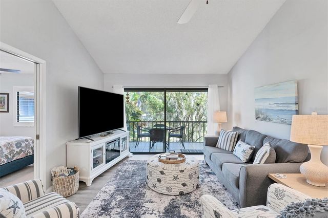 667 BIRD BAY CIRCLE 96, Venice, FL 34285