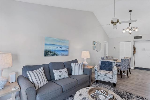 667 BIRD BAY CIRCLE 96, Venice, FL 34285