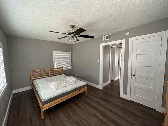 404 W 51st ST B, Austin, TX 78751