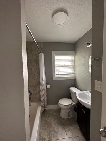 404 W 51st ST B, Austin, TX 78751