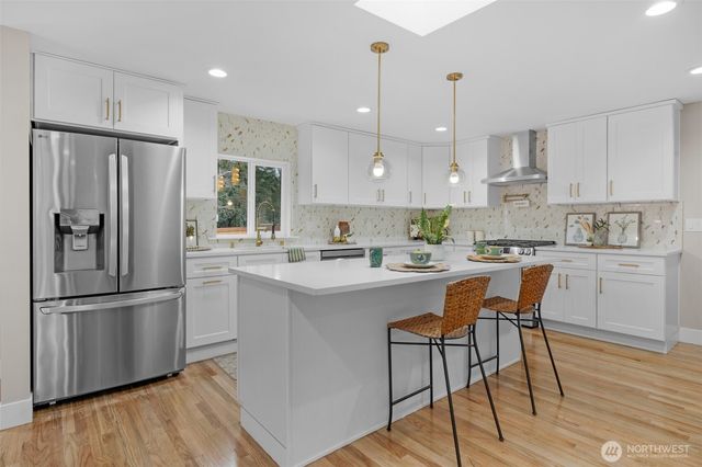 20008 Meridian Place N, Shoreline, WA 98133