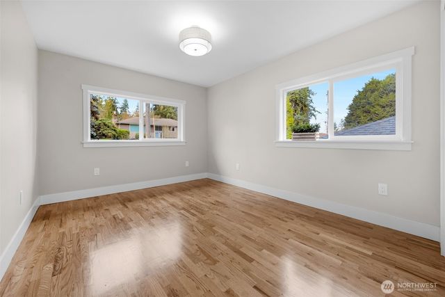 20008 Meridian Place N, Shoreline, WA 98133