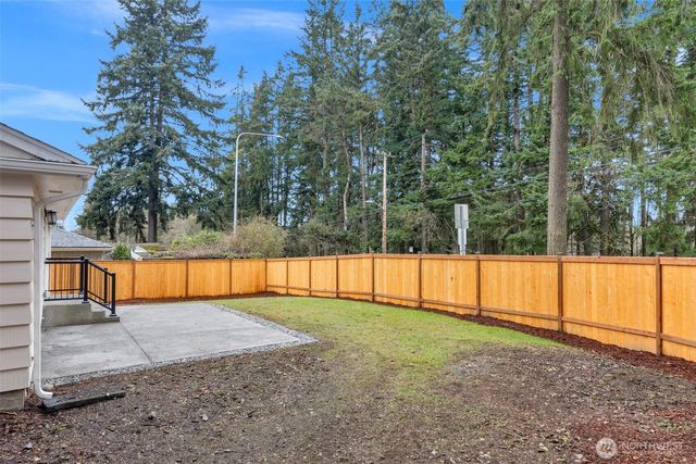 20008 Meridian Place N, Shoreline, WA 98133