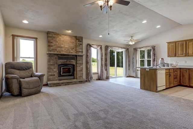 8388 MOESER LANE, Larsen, WI 54947