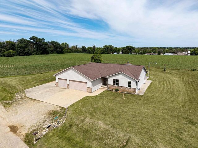 8388 MOESER LANE, Larsen, WI 54947
