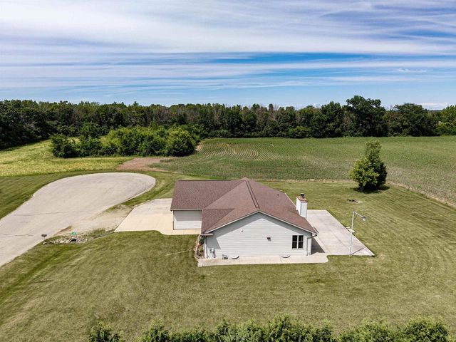 8388 MOESER LANE, Larsen, WI 54947