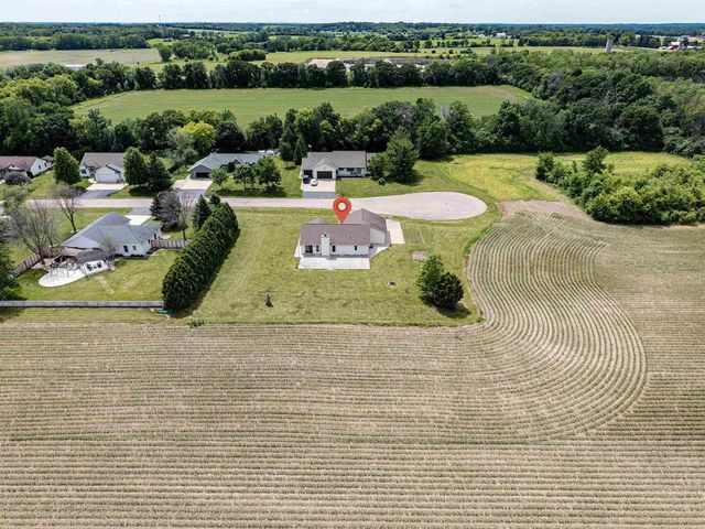 8388 MOESER LANE, Larsen, WI 54947