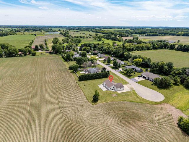 8388 MOESER LANE, Larsen, WI 54947