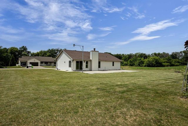 8388 MOESER LANE, Larsen, WI 54947