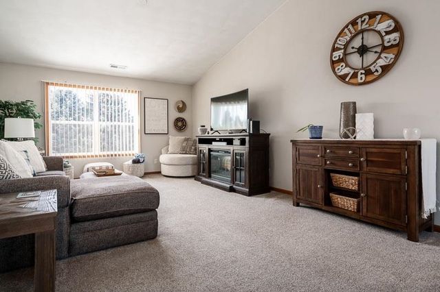 10138 MONARCH Boulevard 4, Roscoe, IL 61073