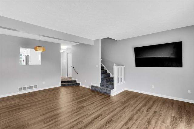 177 Old Village Lane, Bethel Park, PA 15102