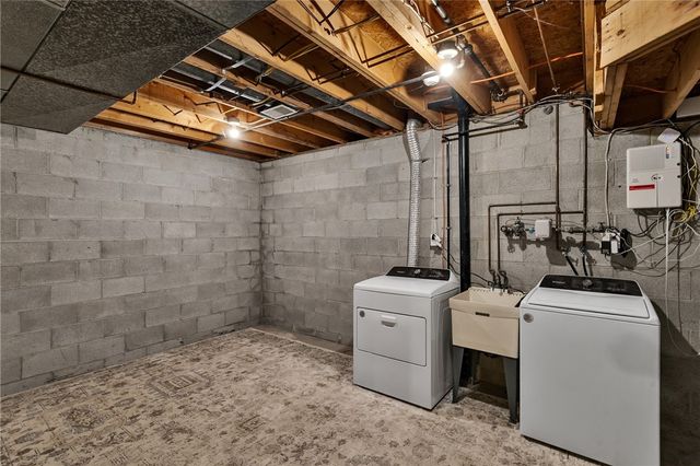 177 Old Village Lane, Bethel Park, PA 15102