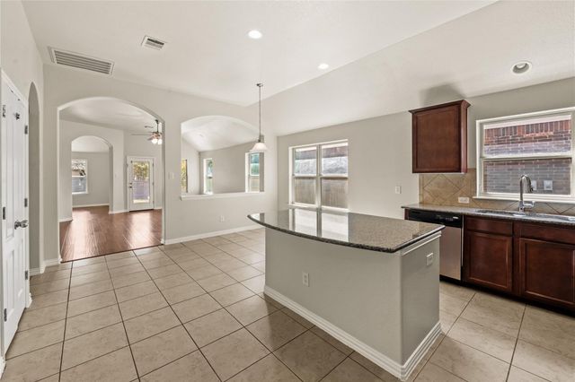 111 Wallin Farms DR, Hutto, TX 78634