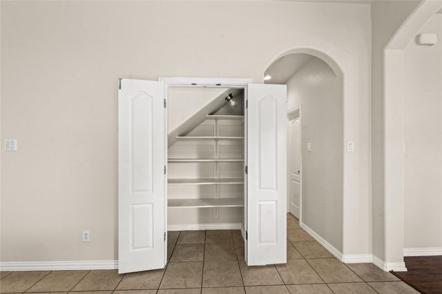 111 Wallin Farms DR, Hutto, TX 78634